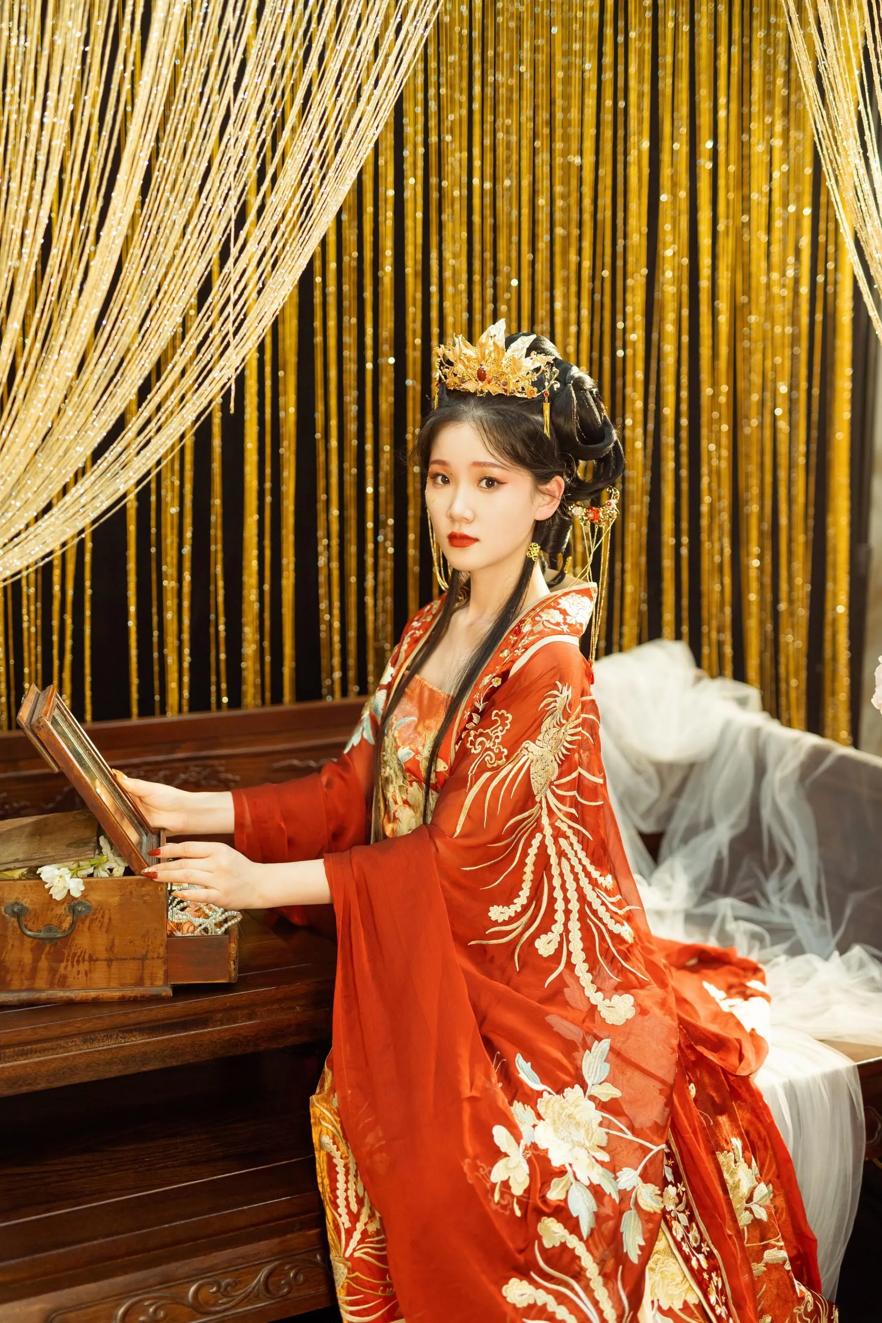 [YITUYU艺图语]2022.09.05 红衣娘子 相望回首喵喵喵 [48P]插图2